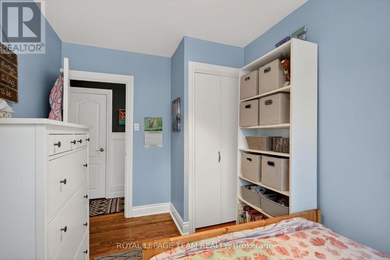 29456628/998-harkness-avenue-avenue/riverside-park/ottawa/ontario/K1V6P2_22