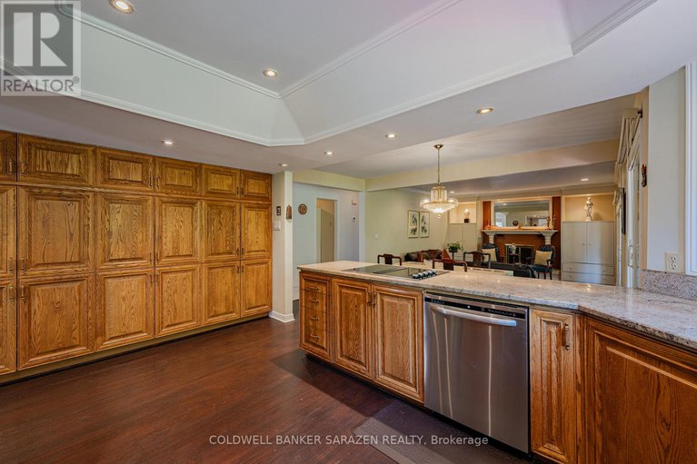 28832273/2-midinah-gate/cedar-hillorchard-estates/ottawa/ontario/K2R1B7_28