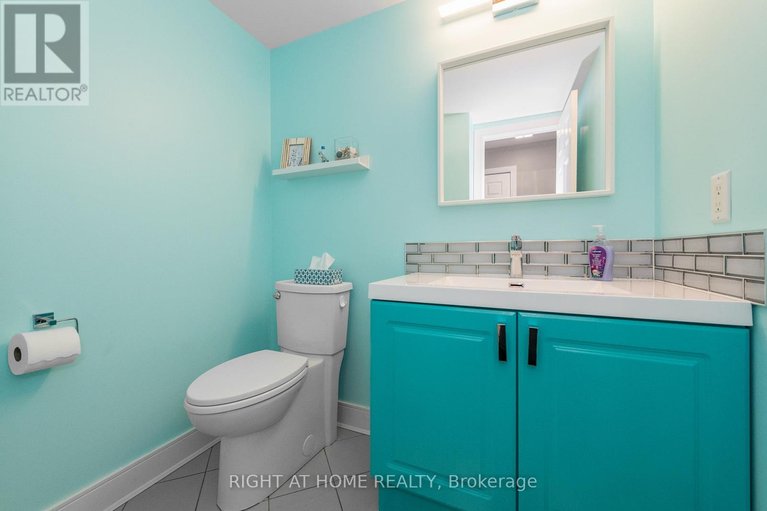 29599852/212-rutgers-private/central-park/ottawa/ontario/K2C4G7_18