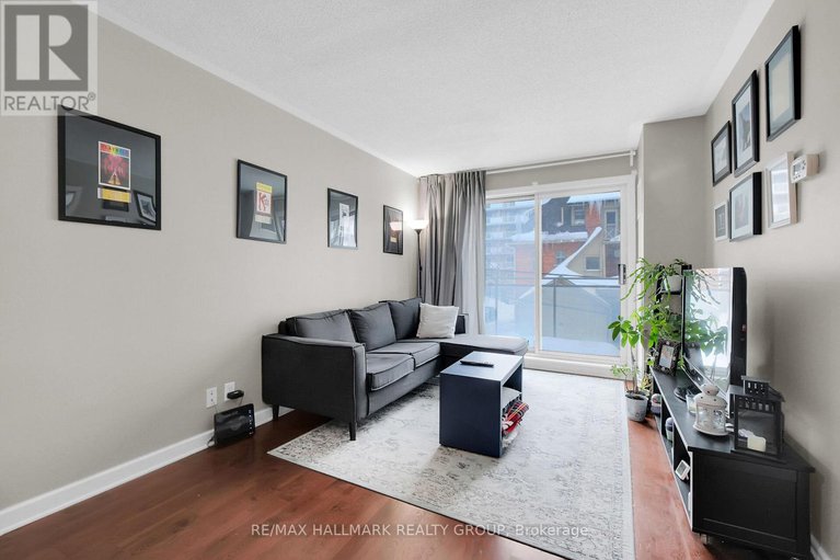 28506551/209-138-somerset-street-w/ottawa-centregolden-triangle/ottawa/ontario/K2P0A3_26