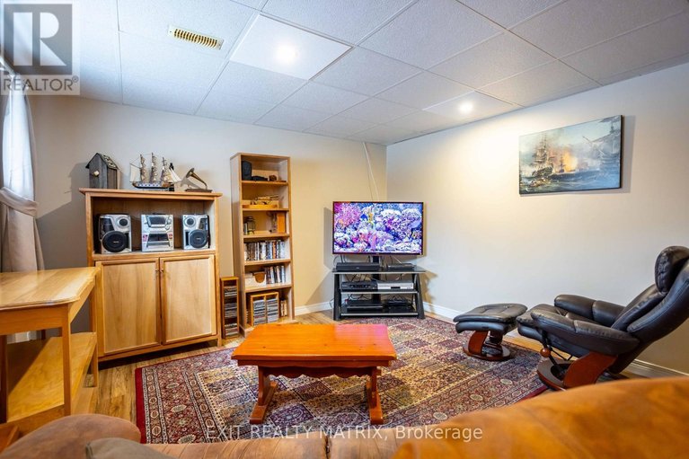 29607384/2468-gagne-road/clarencerockland-twp/clarence-rockland/ontario/K0A2A0_31