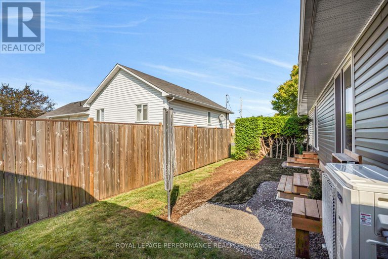 28877582/40-faucher-boulevard/casselman/casselman/ontario/K0A1M0_28