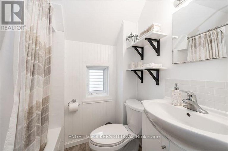 28610075/223-carruthers-avenue/hintonburg/ottawa/ontario/K1Y1N8_17