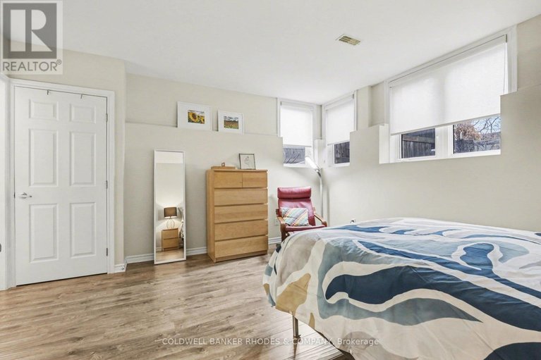 29606352/60-mayflower-private/woodroffe/ottawa/ontario/K2B0A2_20