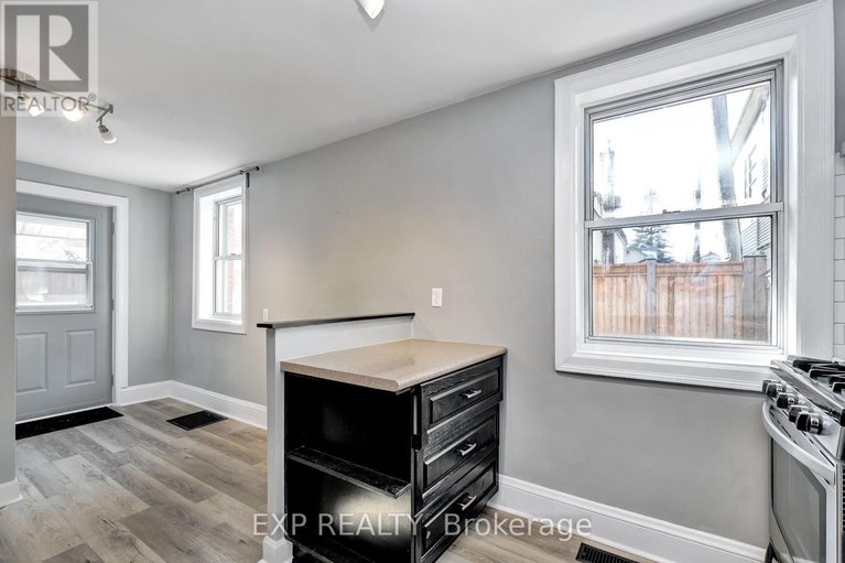 28899221/566-kirkwood-avenue/westborohampton-park/ottawa/ontario/K1Z5X4_8
