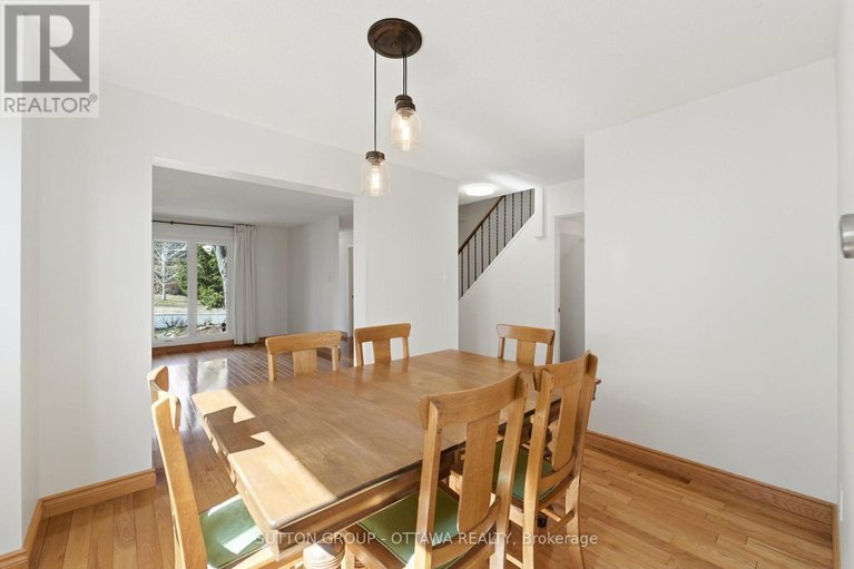 29633973/110-pigeon-terrace/hunt-clubwestern-community/ottawa/ontario/K1V9H7_12