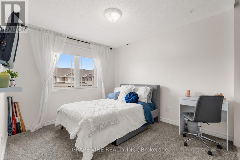 29235823/568-voie-du-pin-rouge-way/mer-bleuebradley-estatesanderson-park/ottawa/ontario/K1W0C4_23