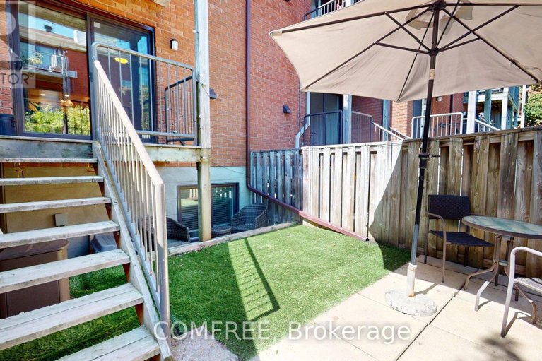 28884513/100-23-blue-moon-private/manor-park/ottawa/ontario/K1K4K5_5