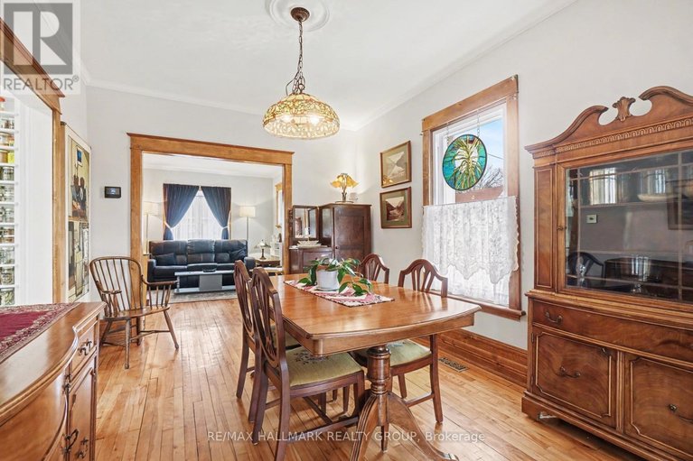 29621621/115-hamilton-avenue-n/ottawa-west/ottawa/ontario/K1Y1C1_8