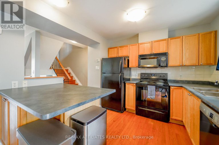 28581367/243-monterey-drive/leslie-park/ottawa/ontario/K2H7B1_10