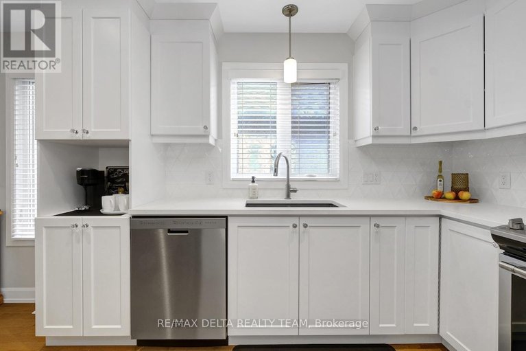 29474094/715-azure-street/village-of-russell/russell/ontario/K4R0E5_13