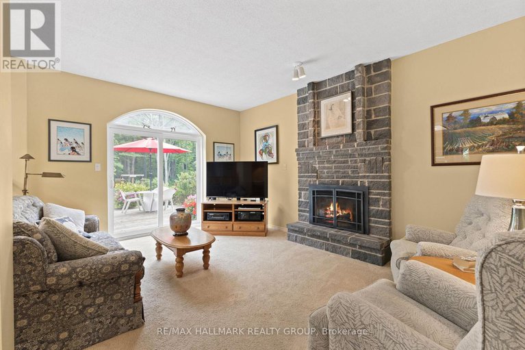 28835565/1103-rideau-bend-crescent/manotick-east-to-manotick-station/ottawa/ontario/K4M1B6_9