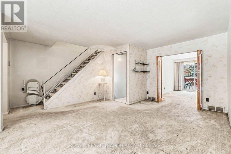 29231549/906-ivanhoe-avenue/queensway-terrace-north/ottawa/ontario/K2B5S5_9