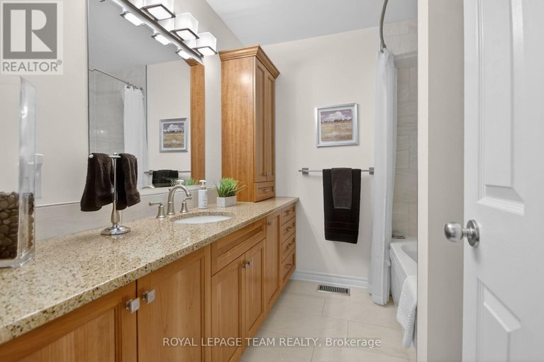 29591881/210-hunterbrook-street-n/morgans-grantsouth-march/ottawa/ontario/K2K0E6_37