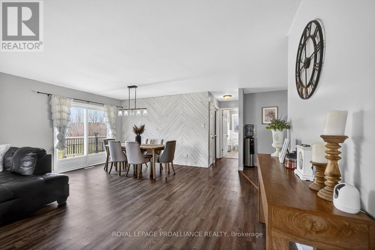 29557467/5500-meadowbrook-drive/iroquois/south-dundas/ontario/K0E1K0_7