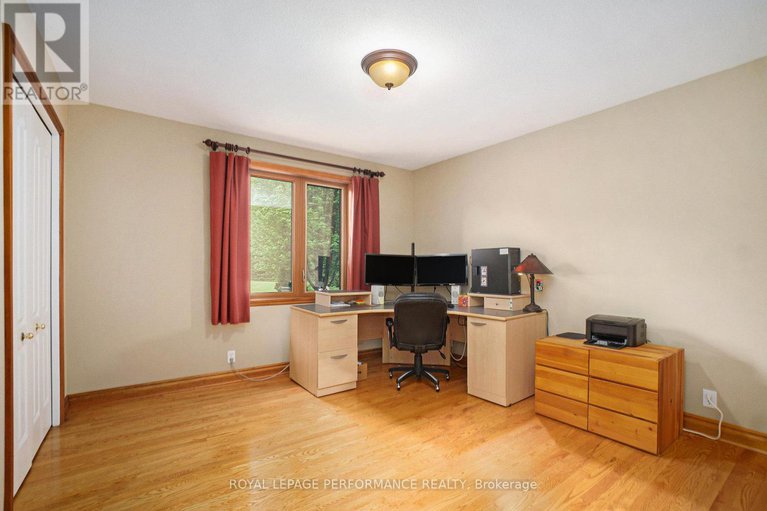 28361032/2411-overdale-drive/cumberland-ridge/ottawa/ontario/K4C1B8_15
