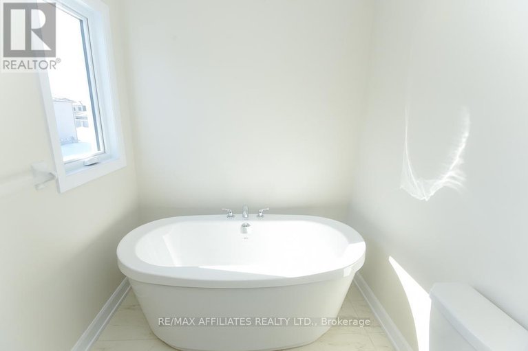 28936750/1060-chablis-crescent/embrun/russell/ontario/K0A1W0_30