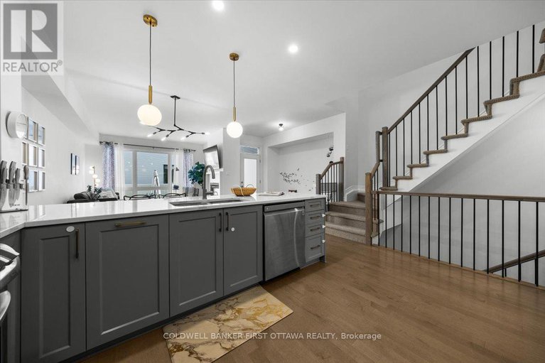 28984522/54-bergschrund-walk/mer-bleuebradley-estatesanderson-park/ottawa/ontario/K1W0P9_9