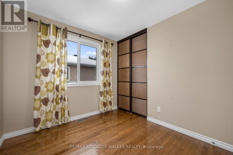 29318245/1849-montereau-avenue/chapel-hill/ottawa/ontario/K1C5X5_30