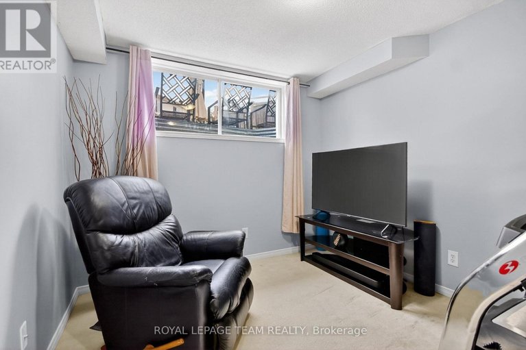 29473876/353-brigitta-street/emerald-meadowstrailwest/ottawa/ontario/K2S0H9_32