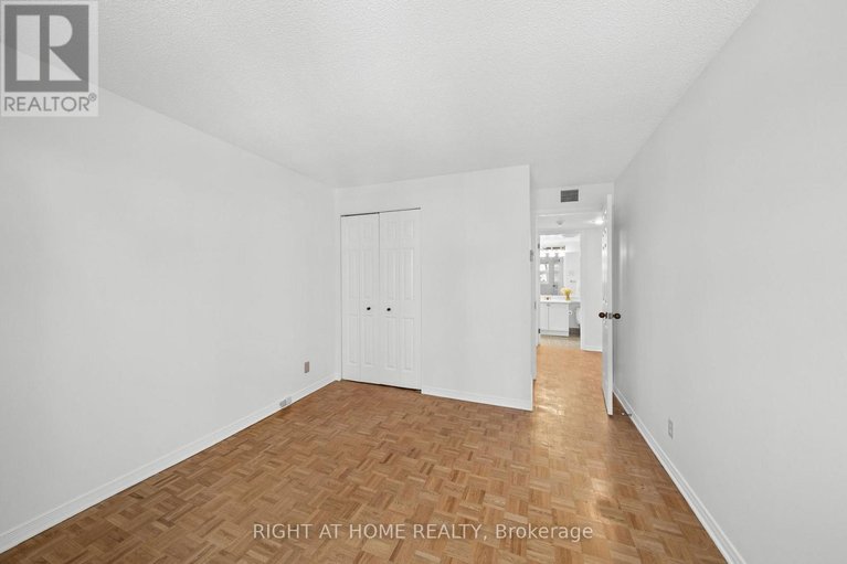 29675645/301-320-crichton-street-n/lindenlea/ottawa/ontario/K1M1W5_35