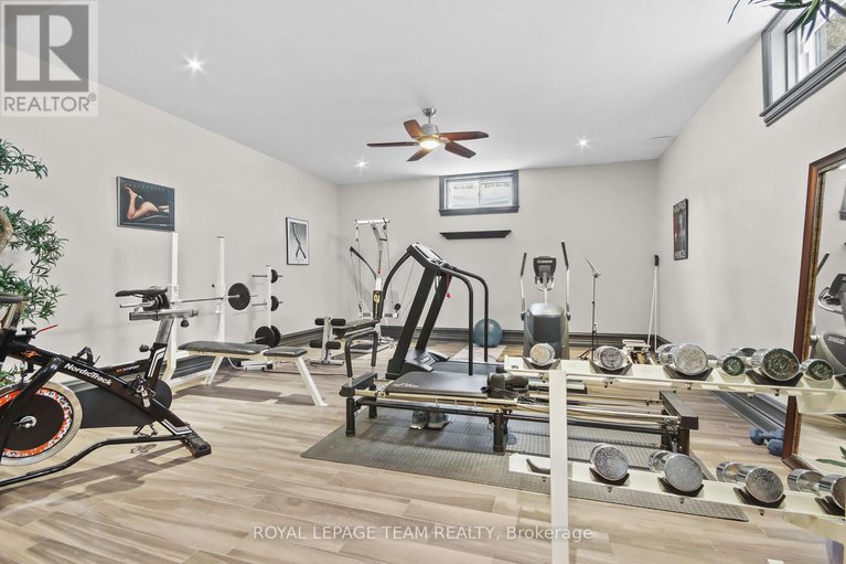 28765946/5849-queenscourt-crescent/manotick-east-to-manotick-station/ottawa/ontario/K4M1K3_37