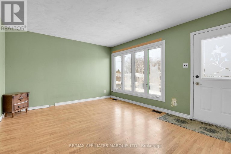 29197091/418-dominion-street/alexandria/north-glengarry/ontario/K0C1A0_5