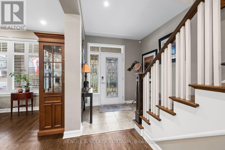 28926849/511-erinwoods-circle/stonebridge/ottawa/ontario/K2J5M5_3