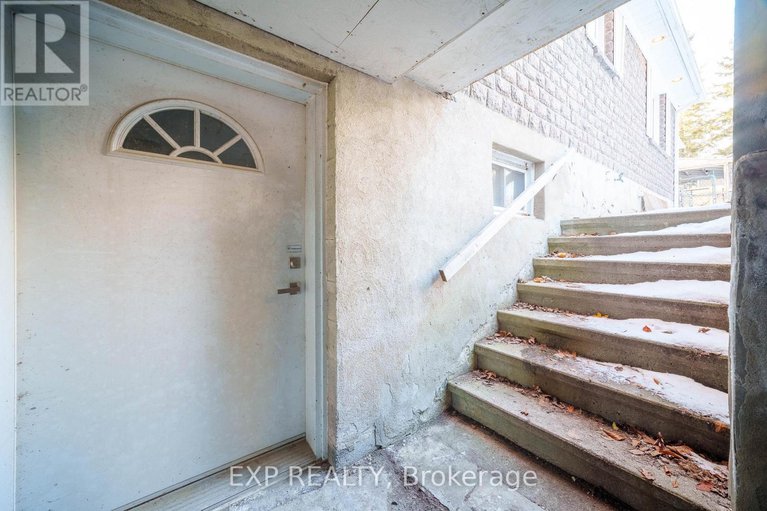 29257796/661-blair-road/rothwell-heights/ottawa/ontario/K1J7M4_5