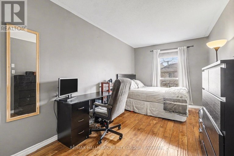 29562220/12d-arnold-drive/arbeatha-park/ottawa/ontario/K2H6V9_12