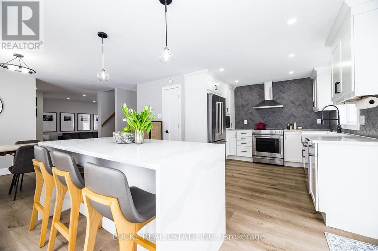 29371448/6066-ridgelea-place/chapel-hill/ottawa/ontario/K1C5P8_9