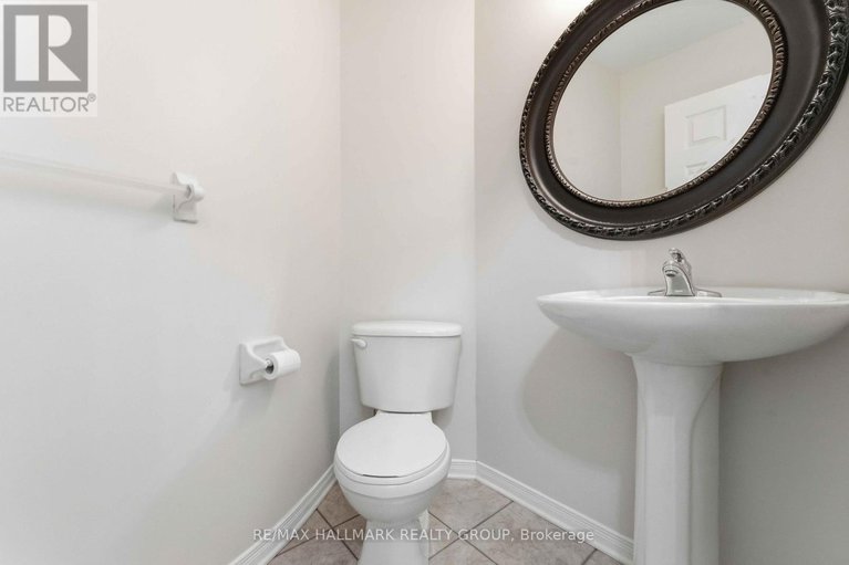 29024114/1072-brasseur-crescent/fallingbrookgardenway-south/ottawa/ontario/K4A5A1_9