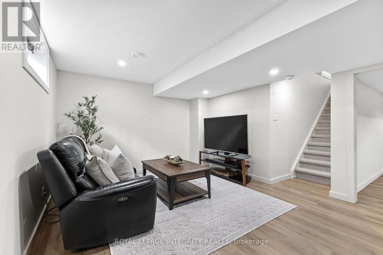 29001151/204-hybrid-street/embrun/russell/ontario/K0A1W0_20