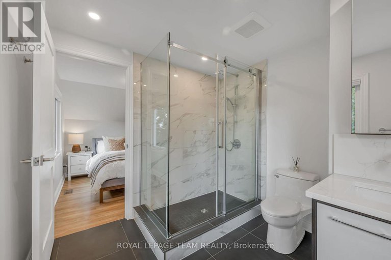 28806110/2233-beaver-avenue/alta-vista/ottawa/ontario/K1H7W3_38