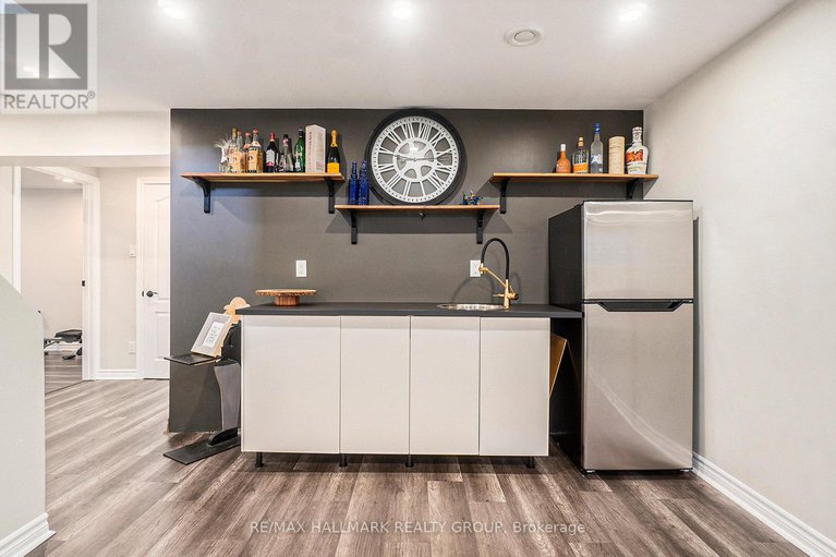 28776814/11-ellisson-way/hunt-club-park/ottawa/ontario/K1G4N9_31