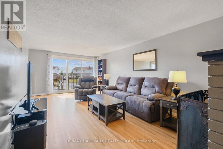 28228944/1811-applegrove-court/beacon-hill-south/ottawa/ontario/K1J6S4_2