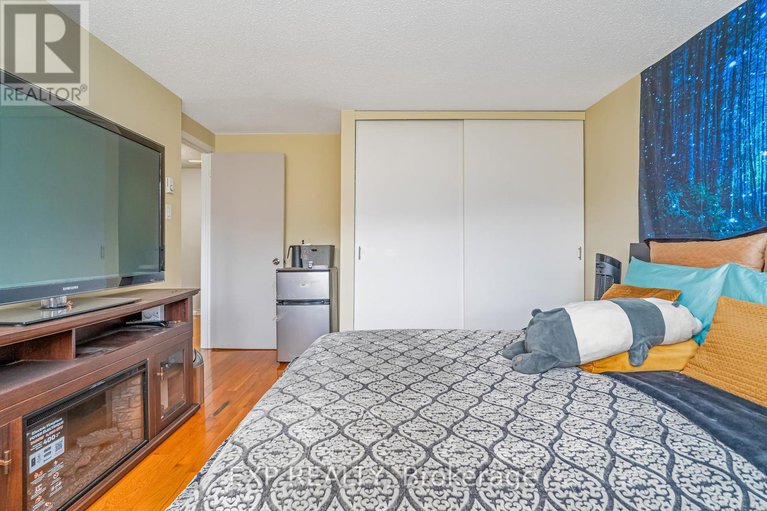 28553962/12-2610-draper-avenue/redwood-park/ottawa/ontario/K2H8X8_13