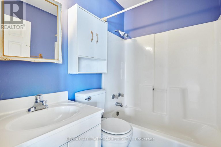 29197091/418-dominion-street/alexandria/north-glengarry/ontario/K0C1A0_21