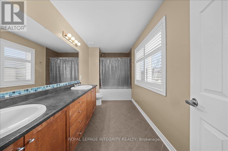 29609929/638-rosehill-avenue/stittsville-north/ottawa/ontario/K2S0K2_32