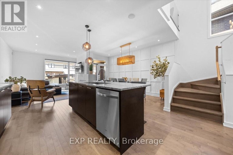 29639799/769-brian-good-avenue/riverside-southgloucester-glen/ottawa/ontario/K4M0E3_11