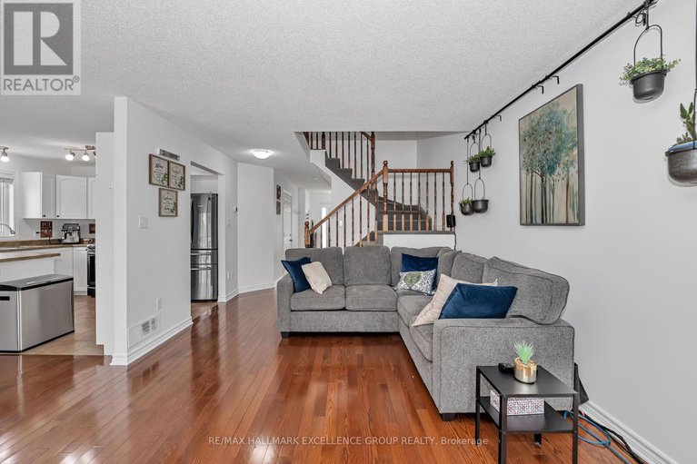 28146924/581-emerald-street/town-of-rockland/clarence-rockland/ontario/K4K0B9_12