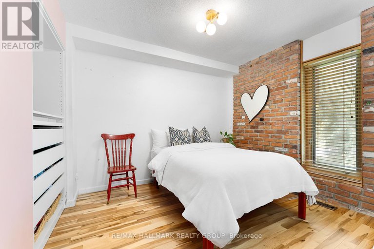 28652851/17-hastings-street/crystal-bayrocky-point/ottawa/ontario/K2H8C2_33