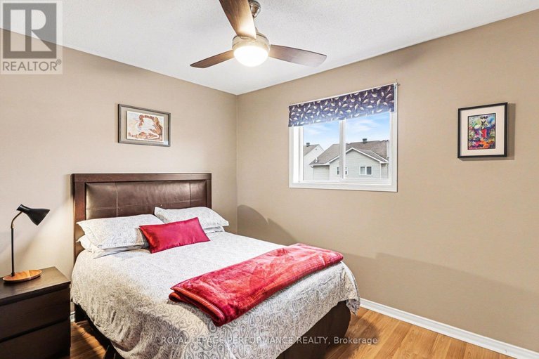 29610973/897-paradise-crescent/fallingbrookgardenway-south/ottawa/ontario/K4A3S5_16