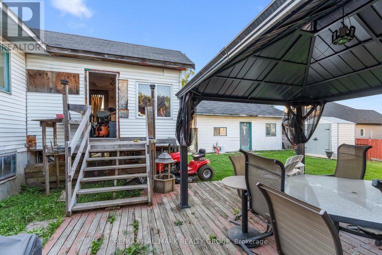 28655529/2784-leonard-street/town-of-rockland/clarence-rockland/ontario/K4K1A4_34