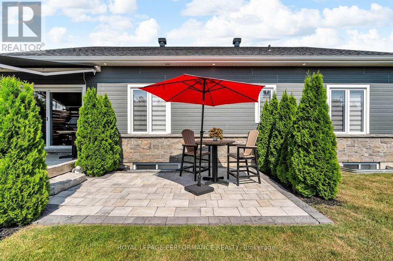28627551/4-matthew-kieran-crescent/long-sault/south-stormont/ontario/K0C1P0_45