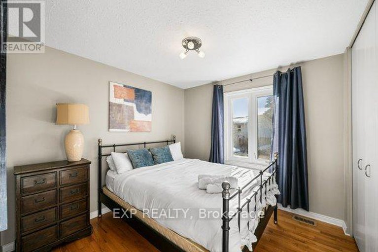 29266483/2389-ogilvie-road-e/beacon-hill-north/ottawa/ontario/K1J7N4_22