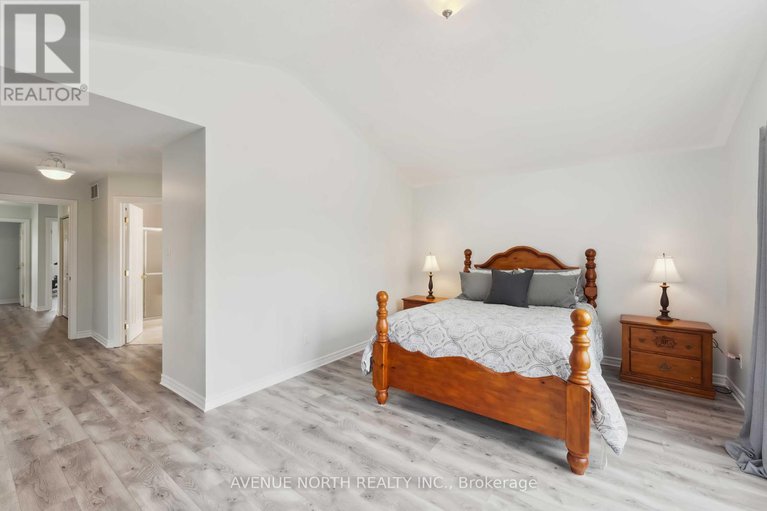 28444872/272-trail-side-circle/springridgeeast-village/ottawa/ontario/K4A5B1_16