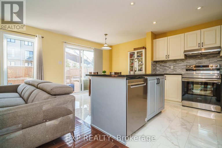 28257579/426-pillett-street/strandherd/ottawa/ontario/K2J5S3_11