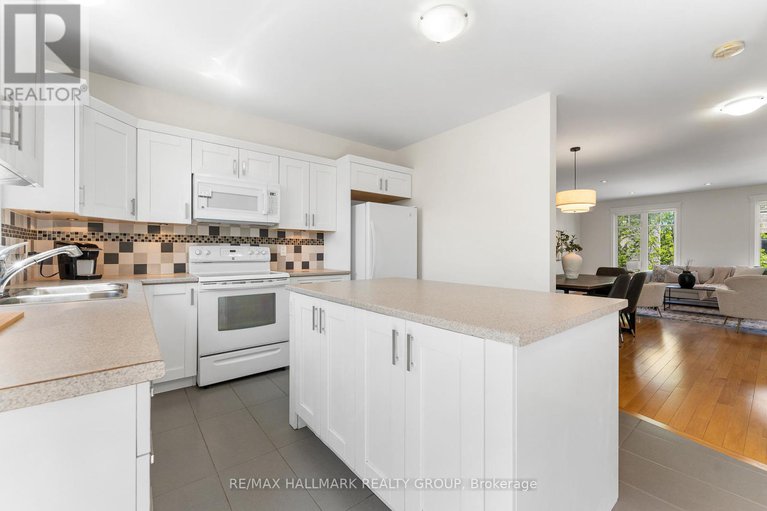 28379782/118-brilia-private/beacon-hill-south/ottawa/ontario/K1J0B7_10