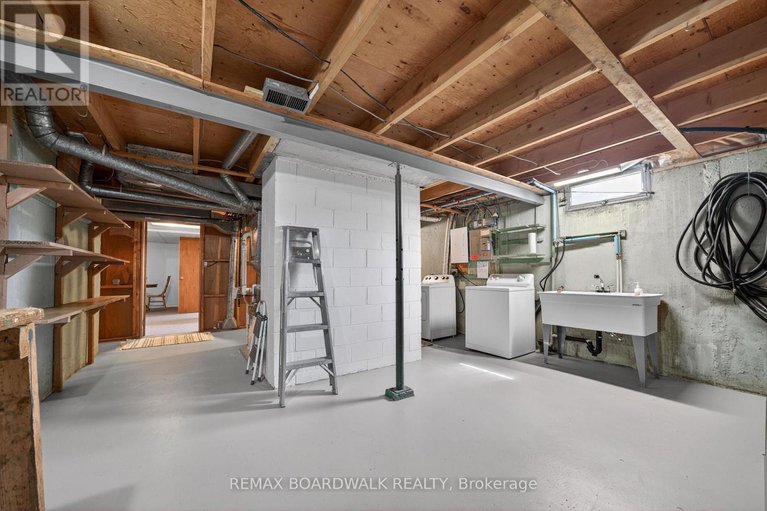 29594831/32-bowmoor-avenue/borden-farmstewart-farmcarleton-heightsparkwood-hills/ottawa/ontario/K2E6M4_28